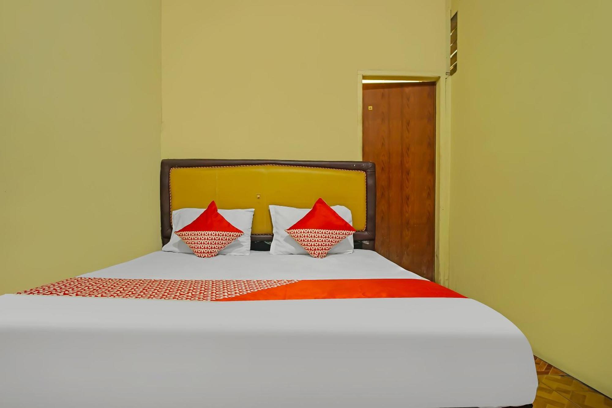 Oyo 92577 Hotel Sidikalang Near Kejaksaan Negeri Dairi Buitenkant foto