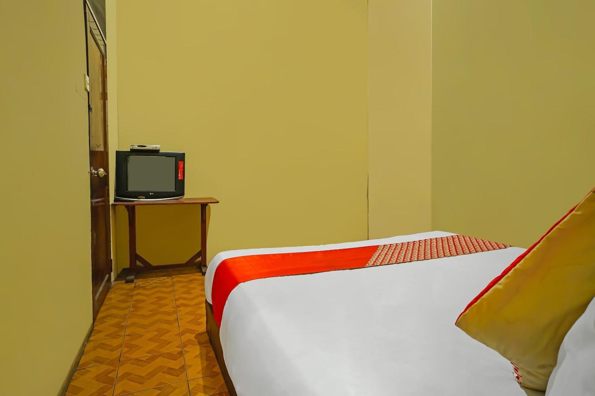 Oyo 92577 Hotel Sidikalang Near Kejaksaan Negeri Dairi Buitenkant foto