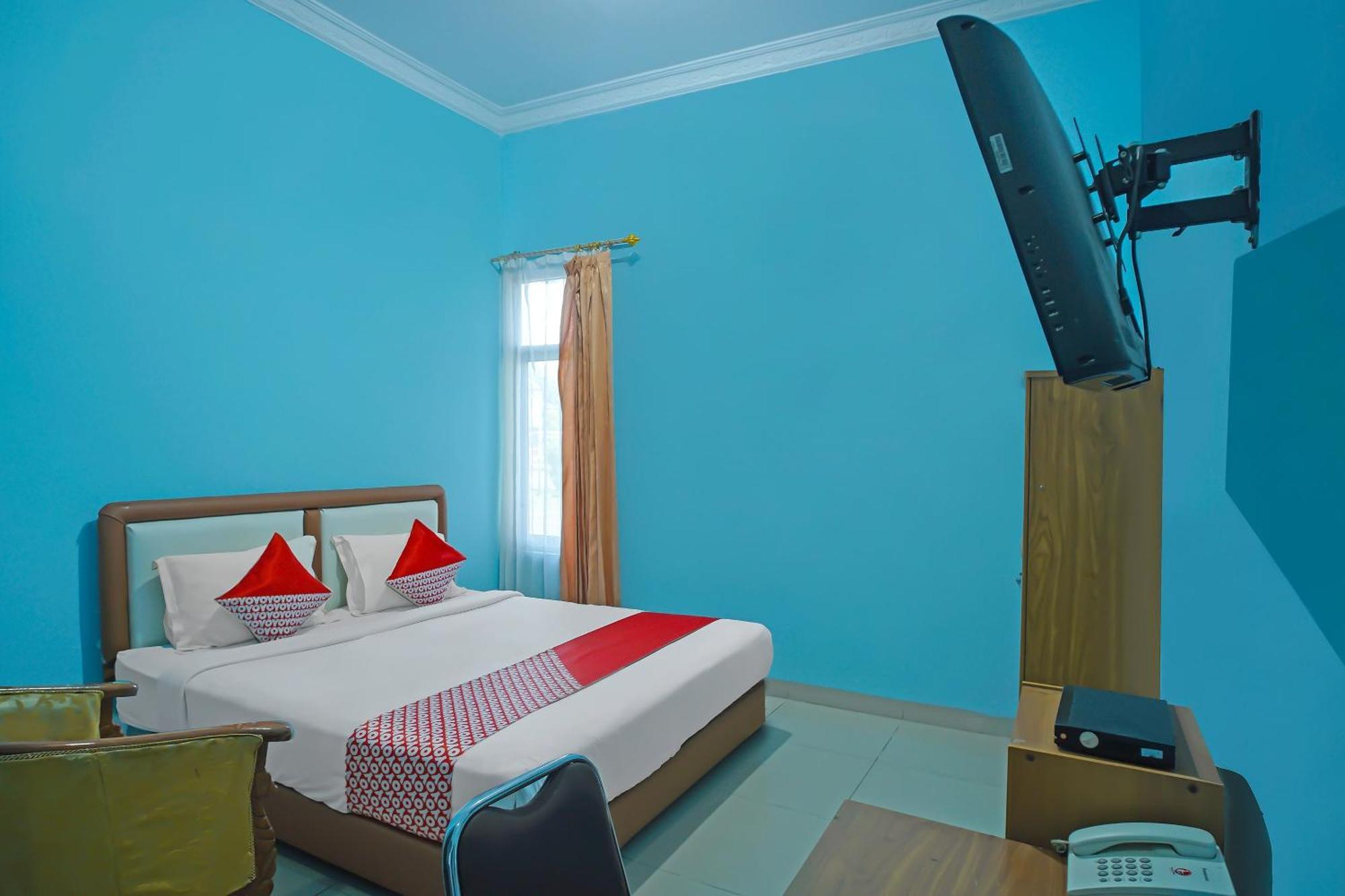 Oyo 92577 Hotel Sidikalang Near Kejaksaan Negeri Dairi Buitenkant foto