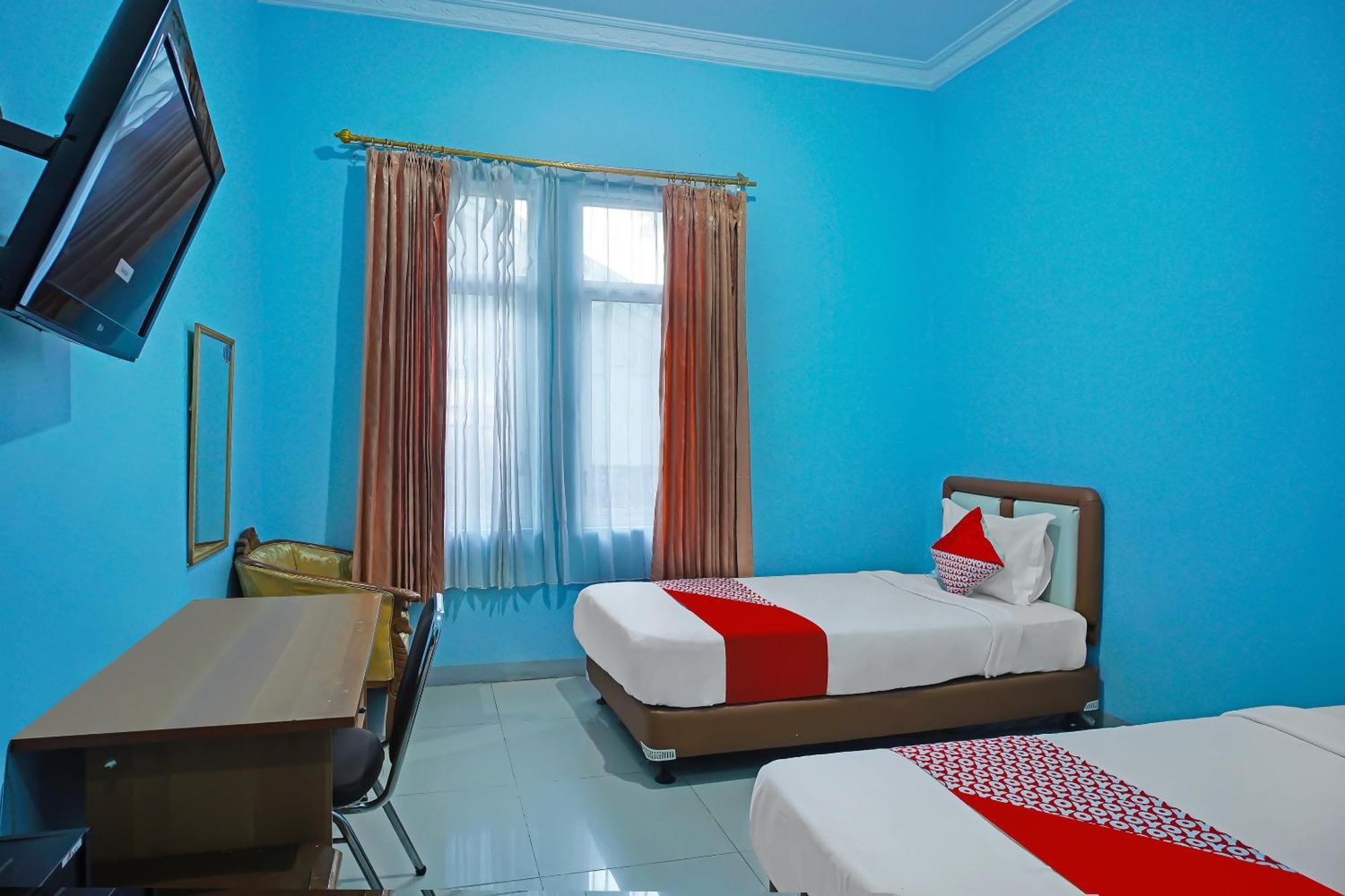Oyo 92577 Hotel Sidikalang Near Kejaksaan Negeri Dairi Buitenkant foto
