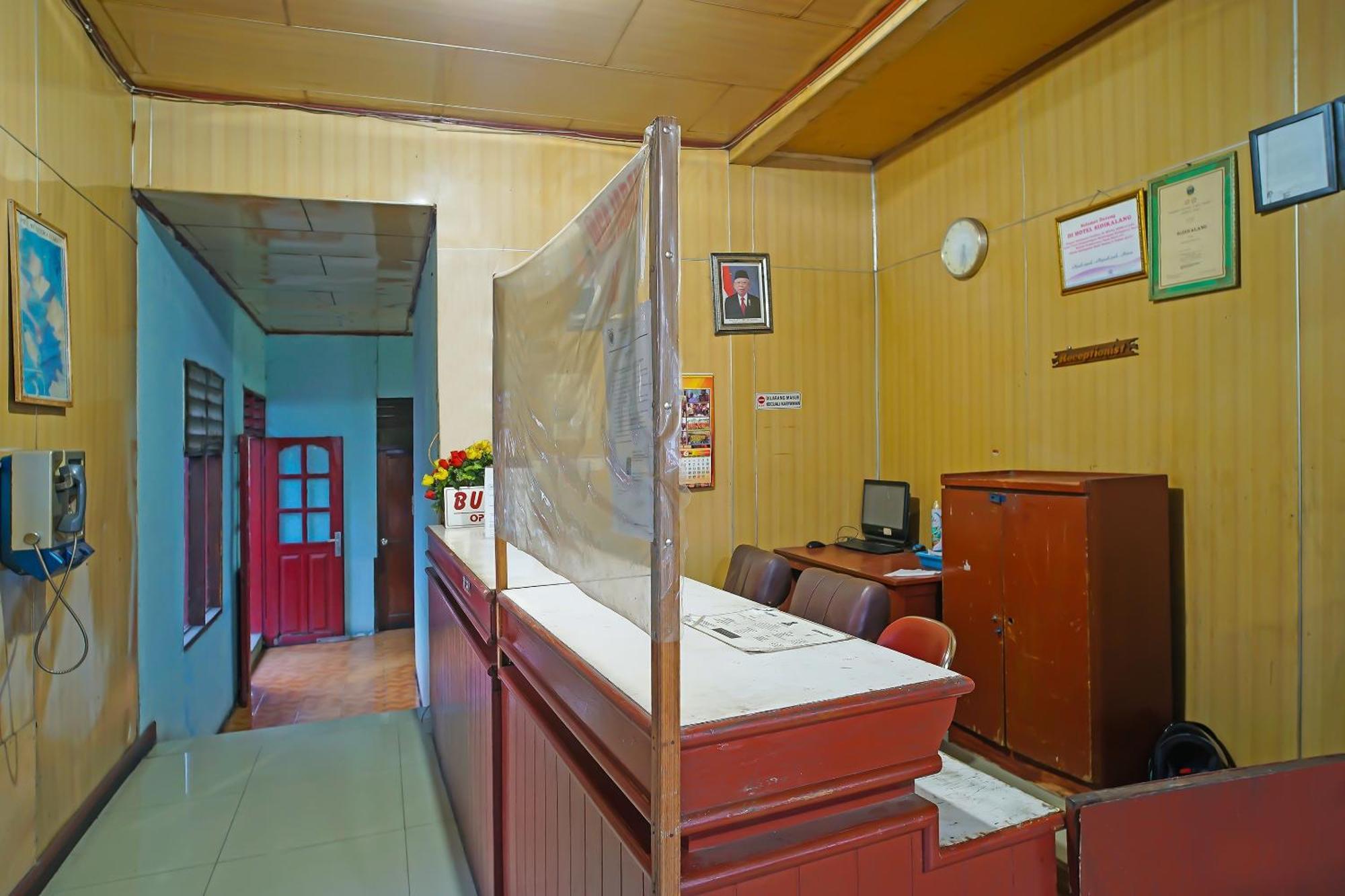 Oyo 92577 Hotel Sidikalang Near Kejaksaan Negeri Dairi Buitenkant foto