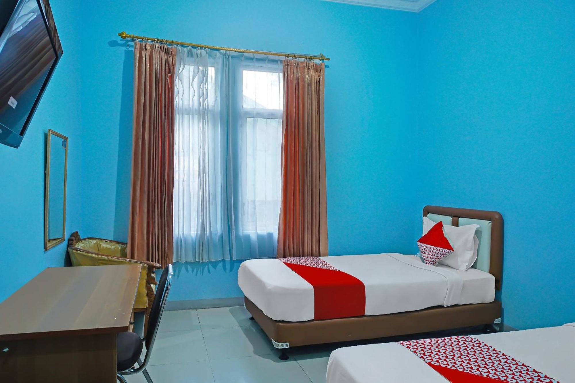 Oyo 92577 Hotel Sidikalang Near Kejaksaan Negeri Dairi Buitenkant foto