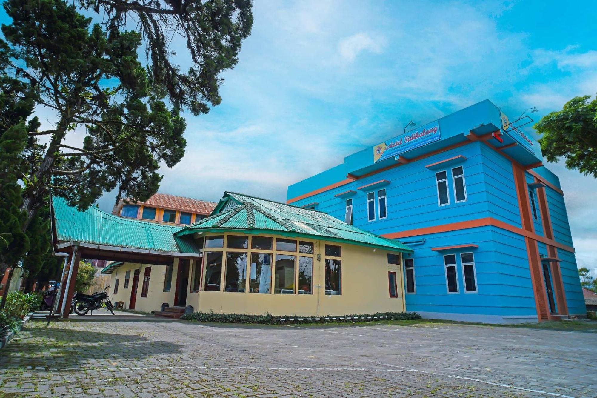 Oyo 92577 Hotel Sidikalang Near Kejaksaan Negeri Dairi Buitenkant foto