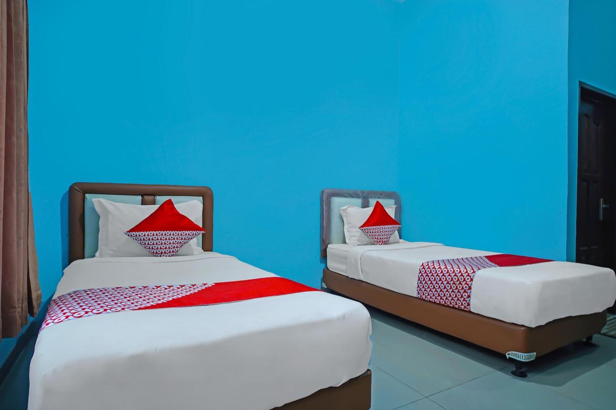 Oyo 92577 Hotel Sidikalang Near Kejaksaan Negeri Dairi Buitenkant foto